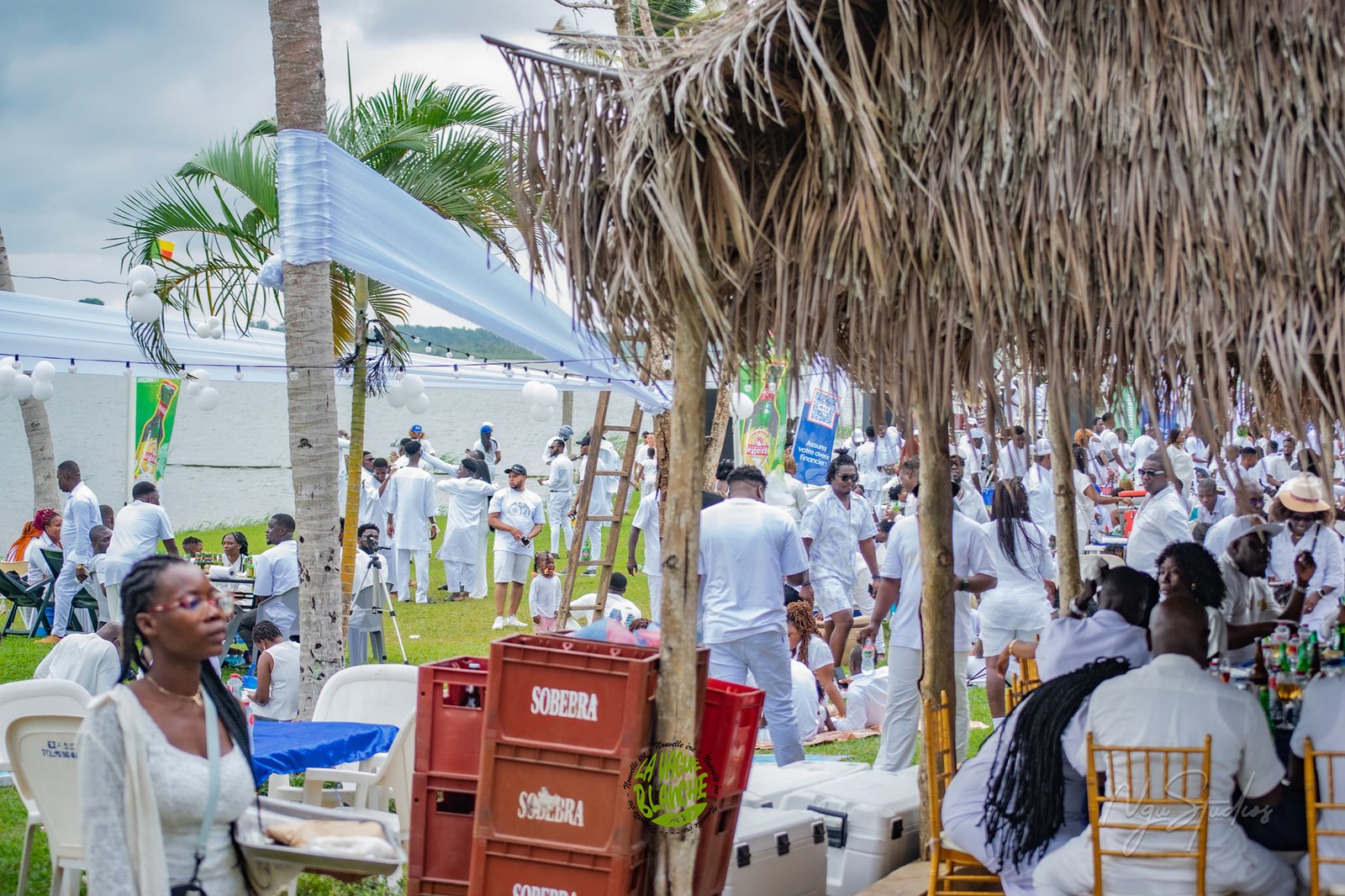 La vague blanche : plongez au cœur de la grande fête en blanc de la jeunesse béninoise !